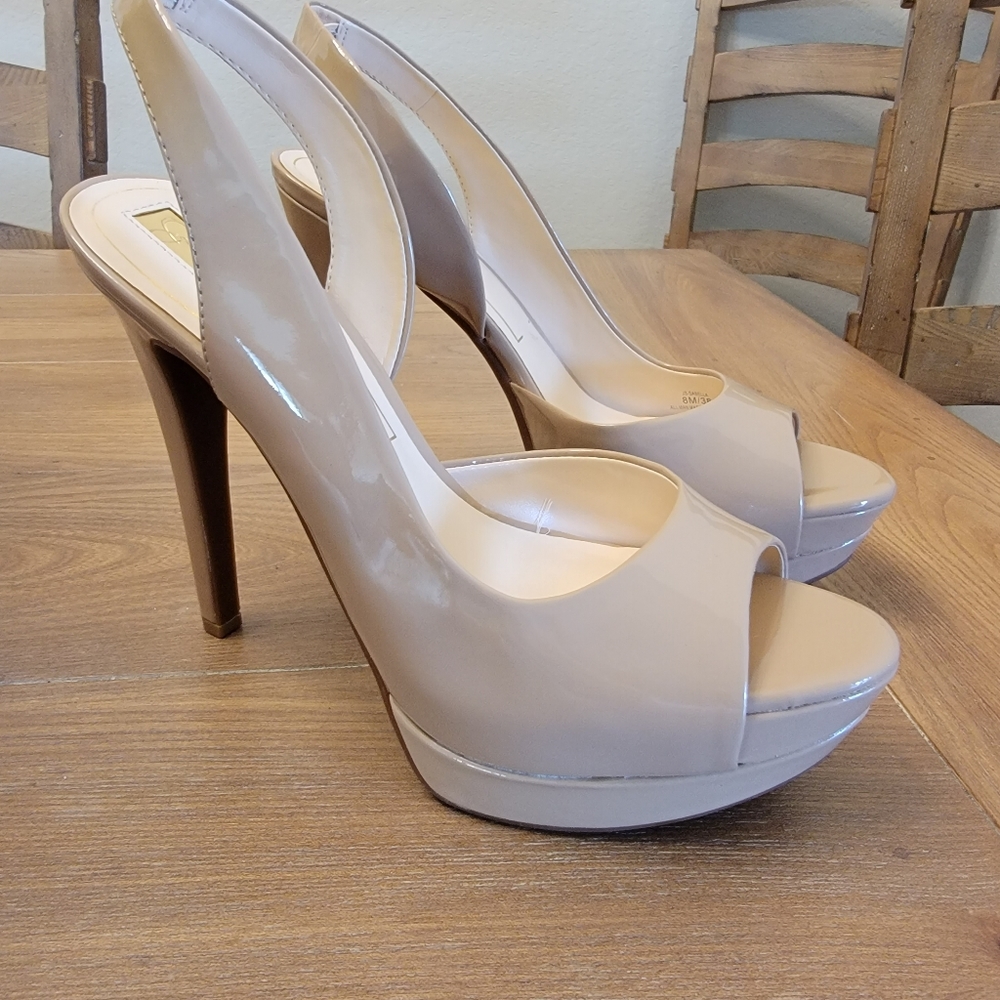 NEW! IN BOX JESSICA SIMPSON PARENT LEATHER HEELS